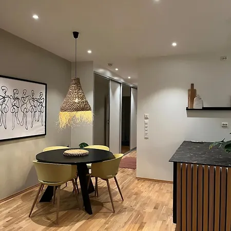 Luxurious Close To Centre *
